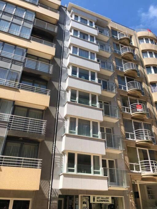 Modern Apartment At 2 Steps From Beach Ostende Kültér fotó